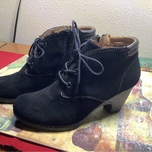 Elegant Black Lace-Up Ankle Booties